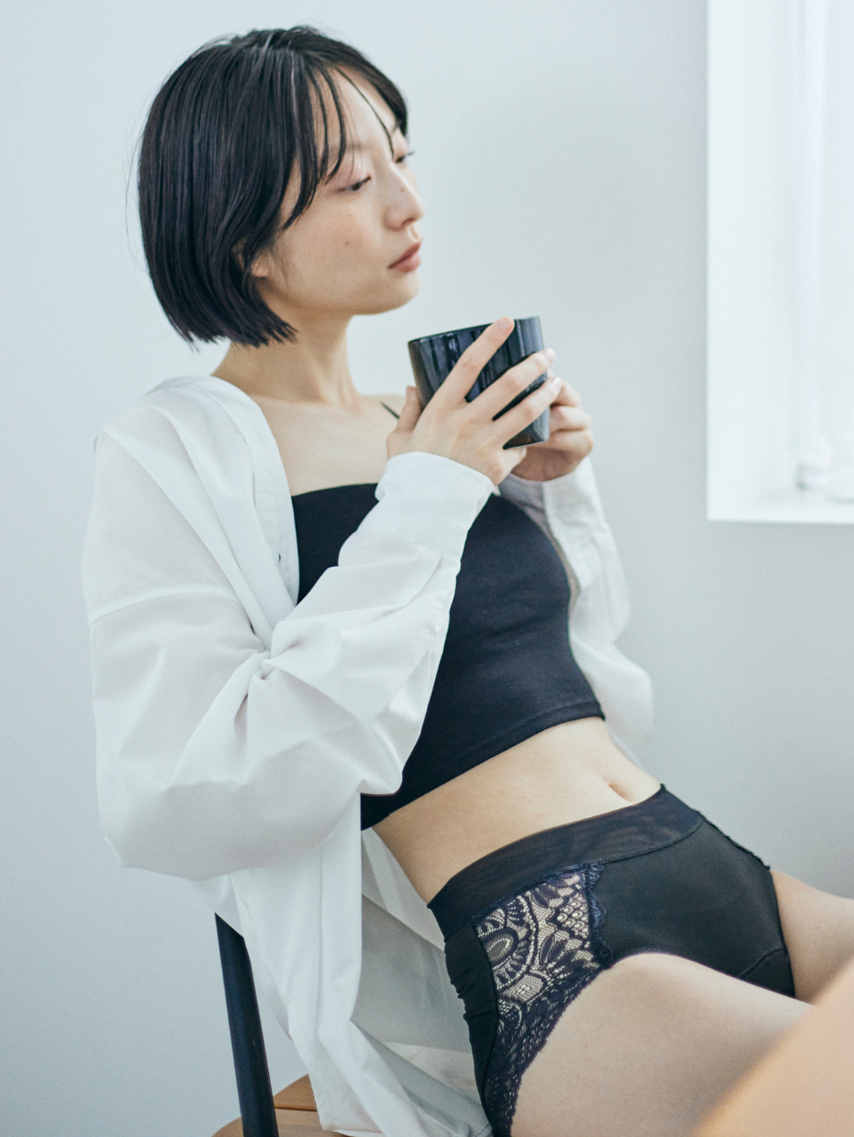 FRAME LACE PERIOD SHORTS