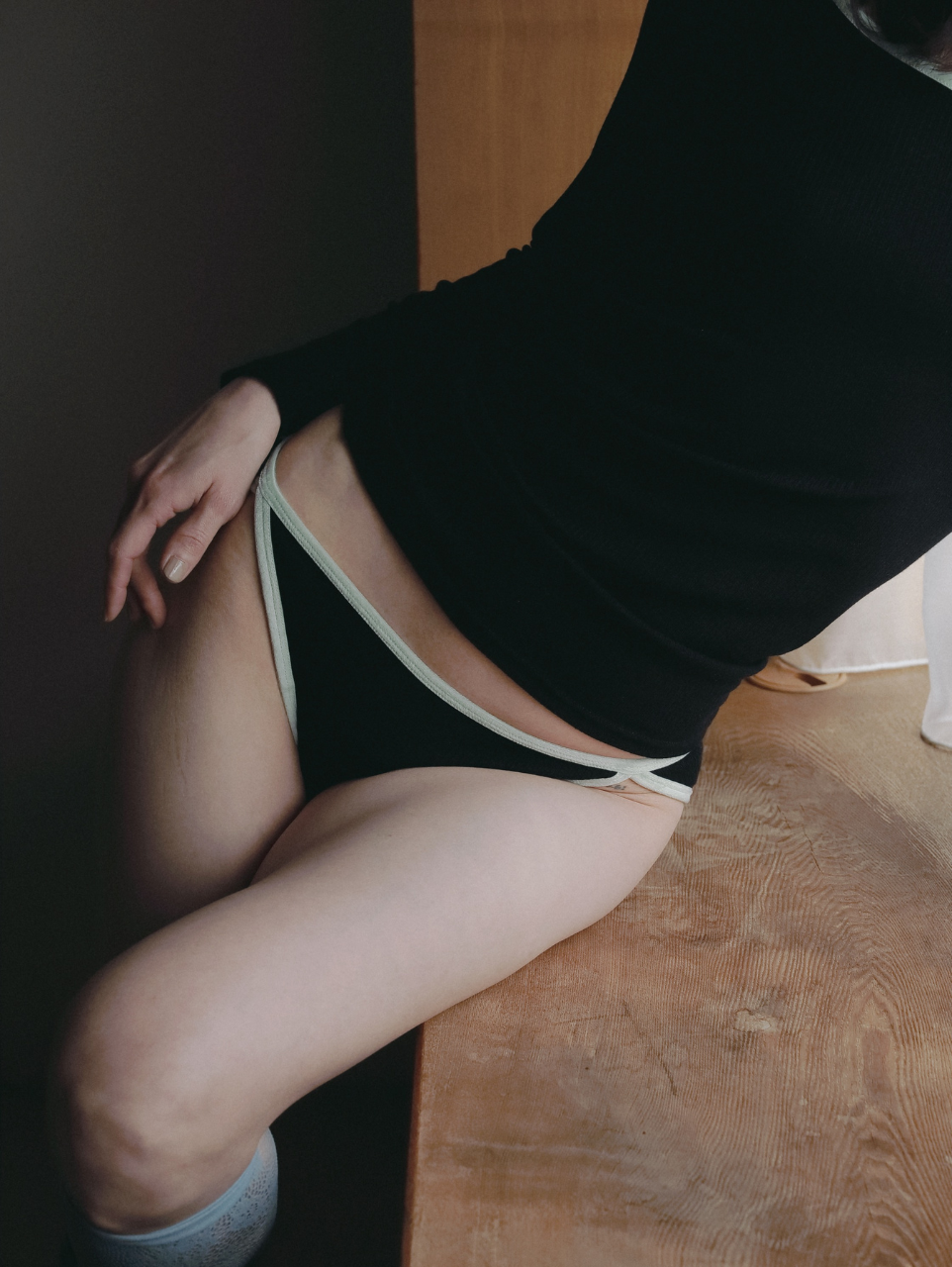 〈2026AW〉CASHMERE BLEND VELOUR TRIM BRIEFS