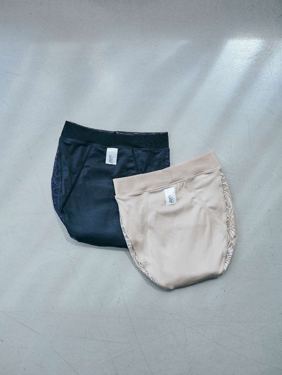FRAME LACE PERIOD SHORTS