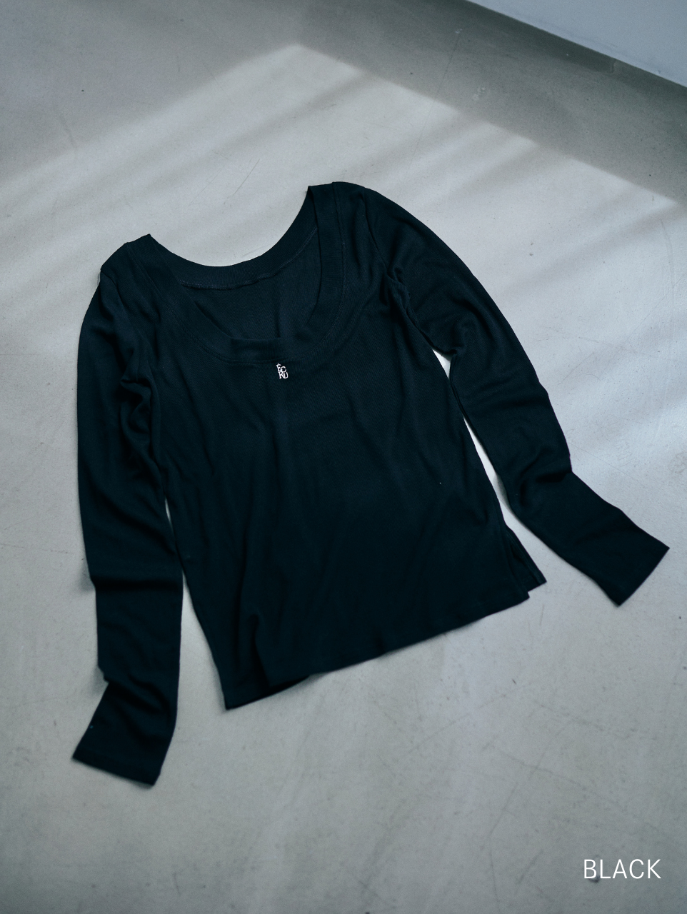 OPEN BACK SHEER LOUNGE TOP