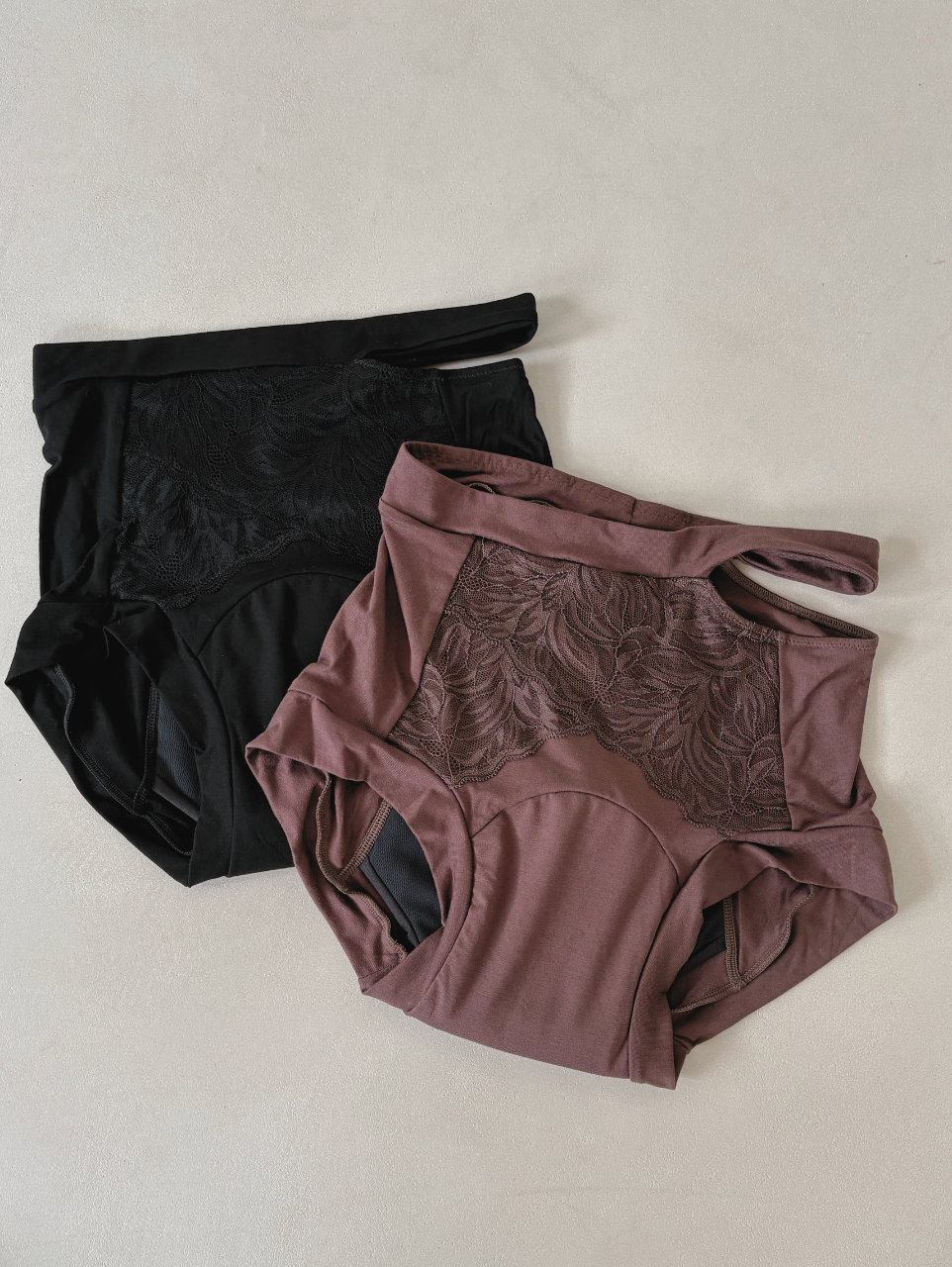 LACE CUTOUT PERIOD SHORTS