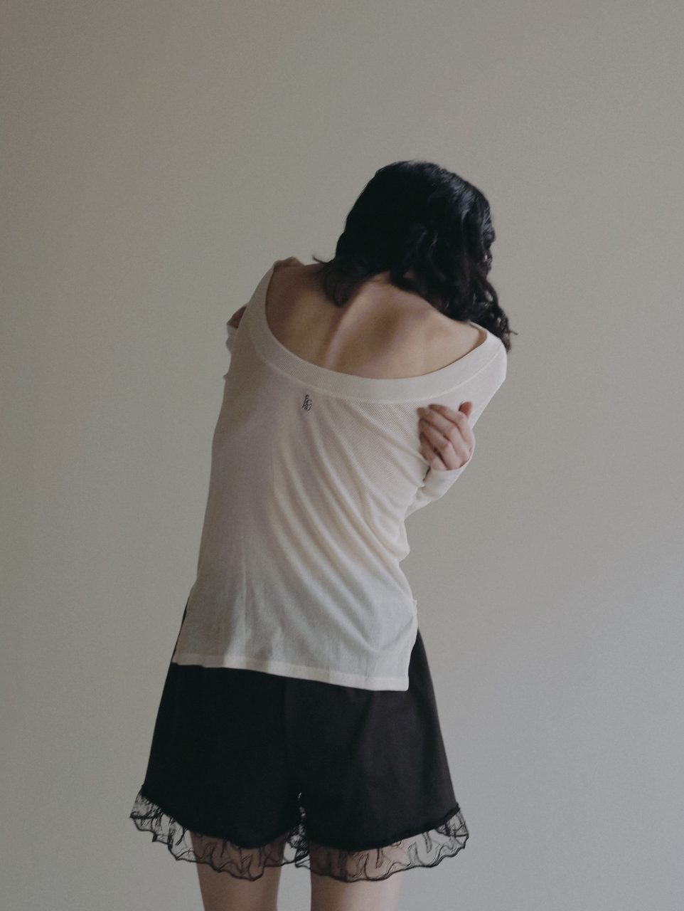OPEN BACK SHEER LOUNGE TOP