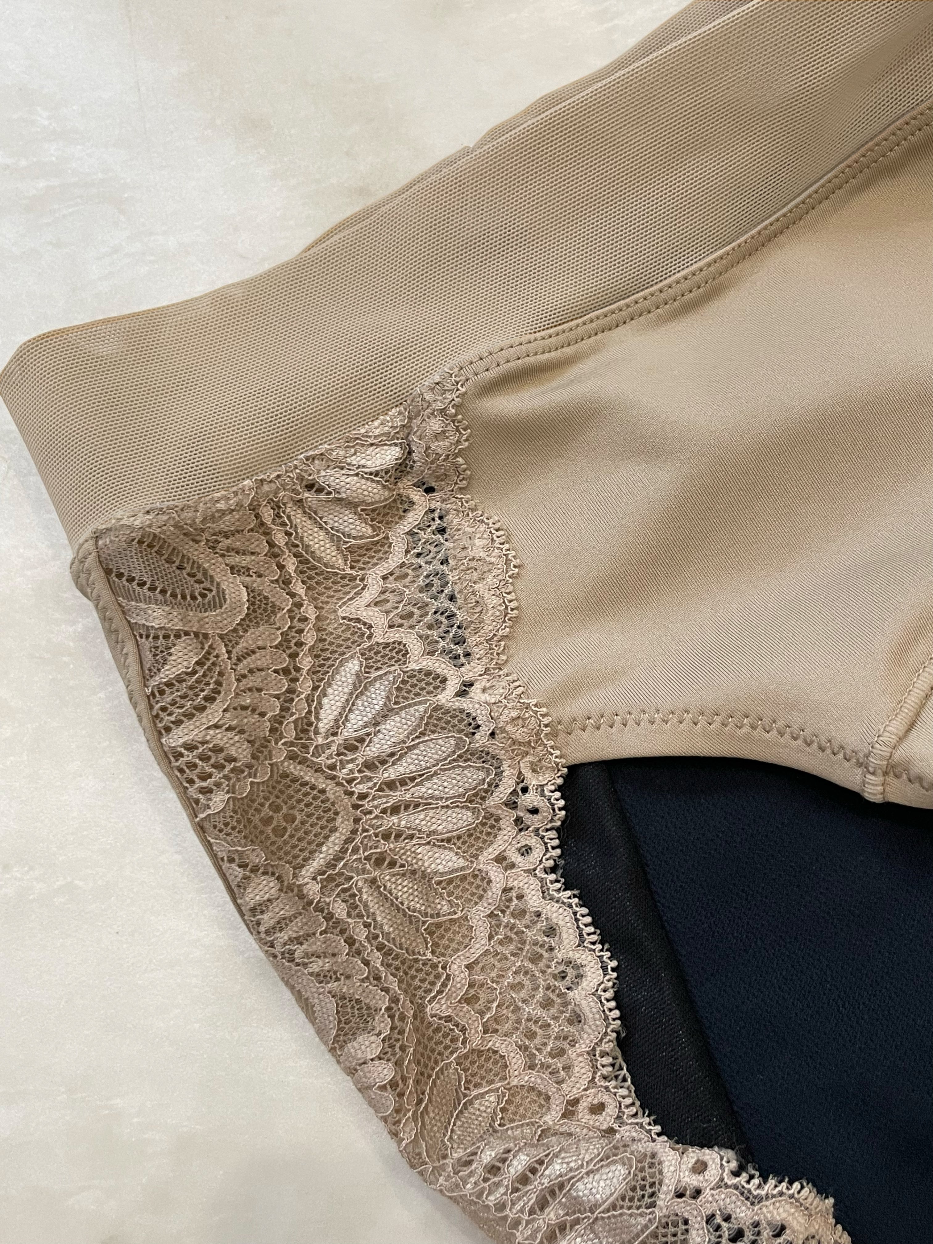 FRAME LACE PERIOD SHORTS