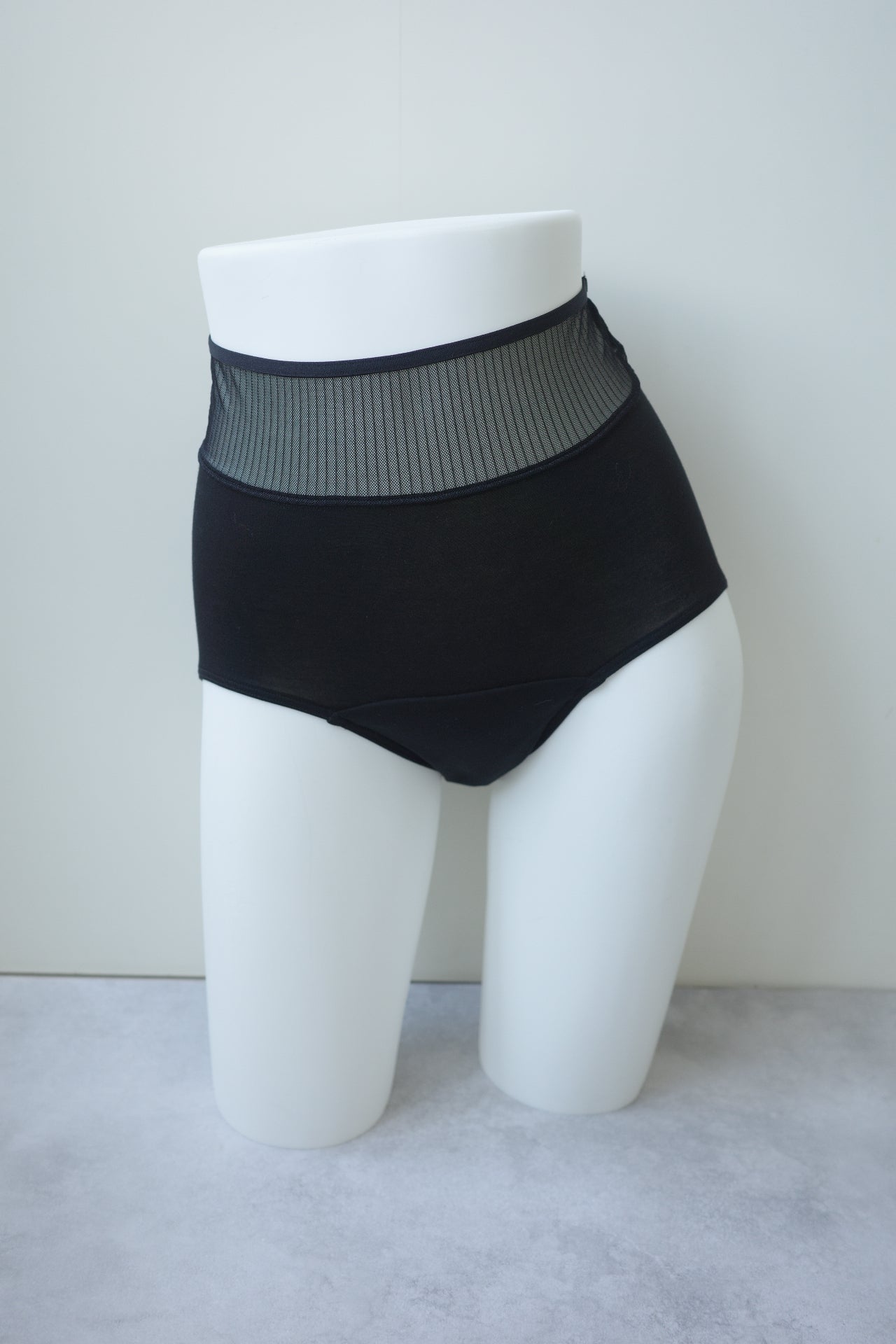 〈2026AW〉SHEER NET STRIPE PERIOD SHORTS