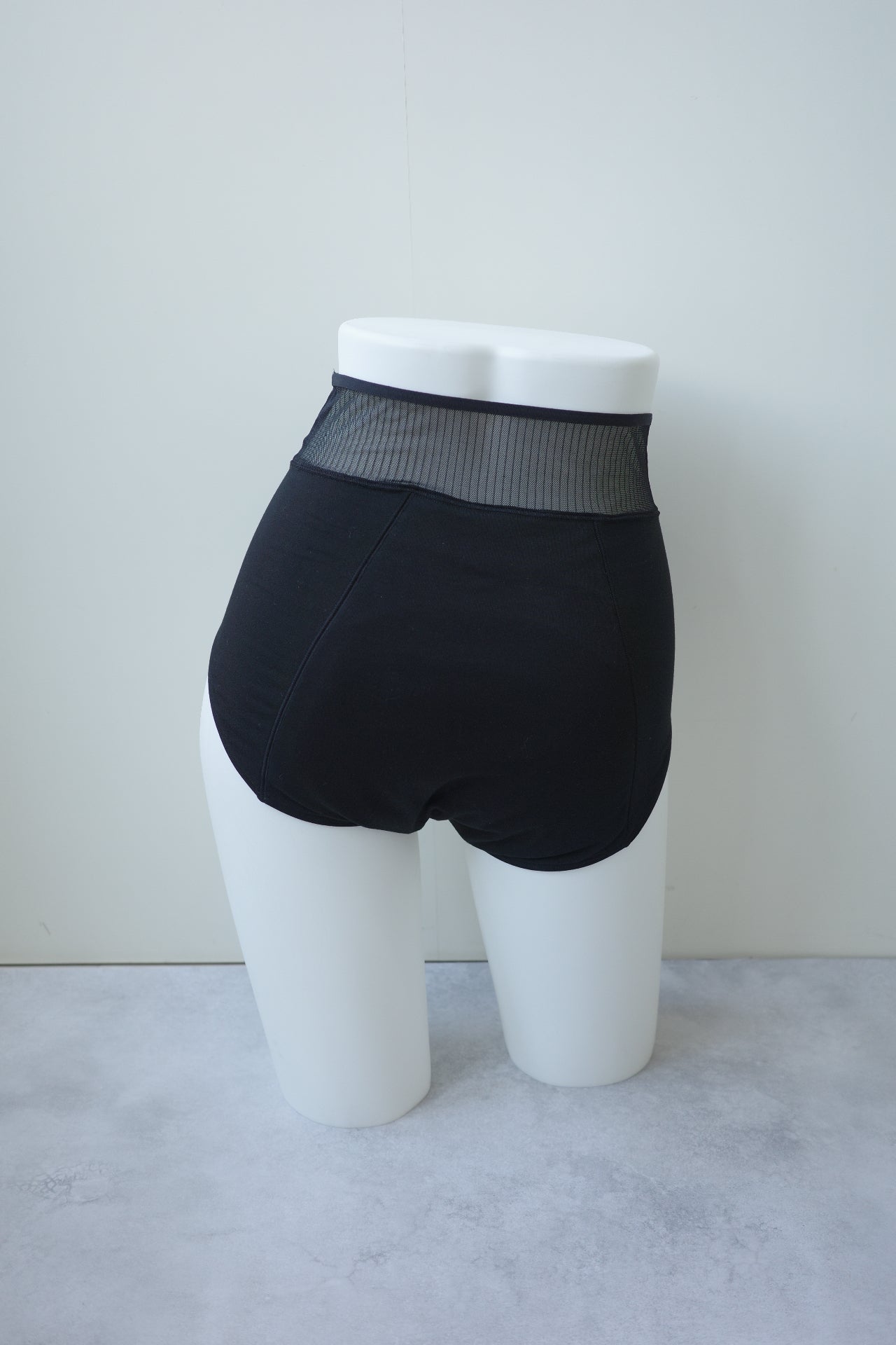 〈2026AW〉SHEER NET STRIPE PERIOD SHORTS