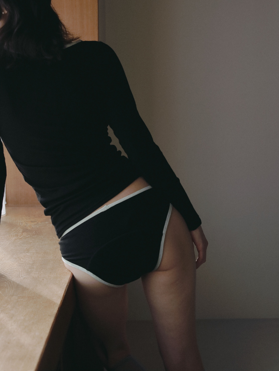 〈2026AW〉CASHMERE BLEND VELOUR TRIM BRIEFS
