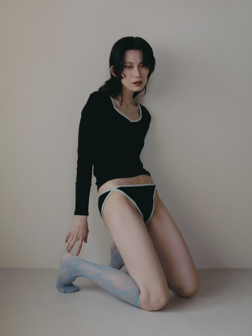 〈2026AW〉CASHMERE BLEND VELOUR TRIM BRIEFS