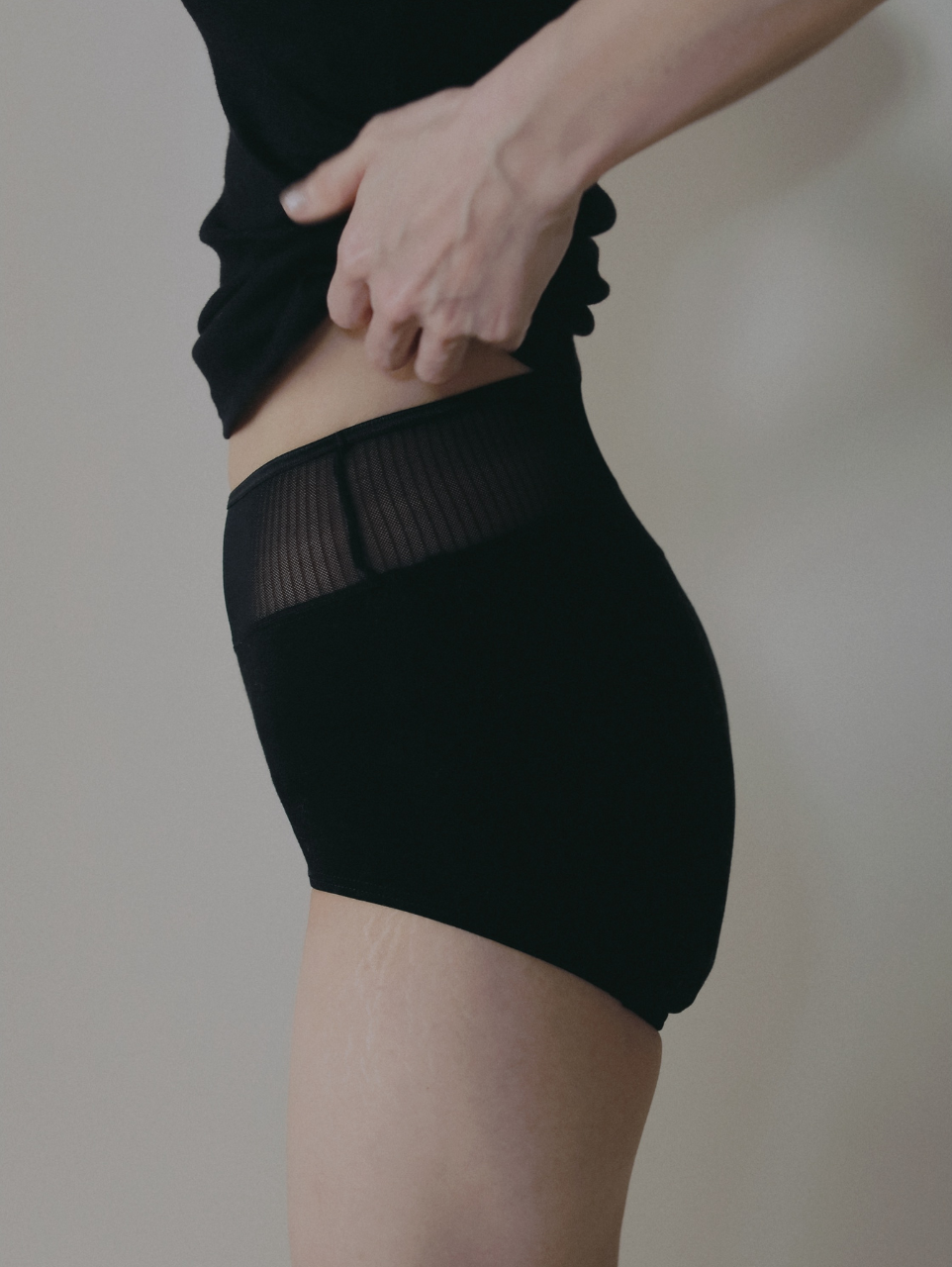 〈2026AW〉SHEER NET STRIPE PERIOD SHORTS