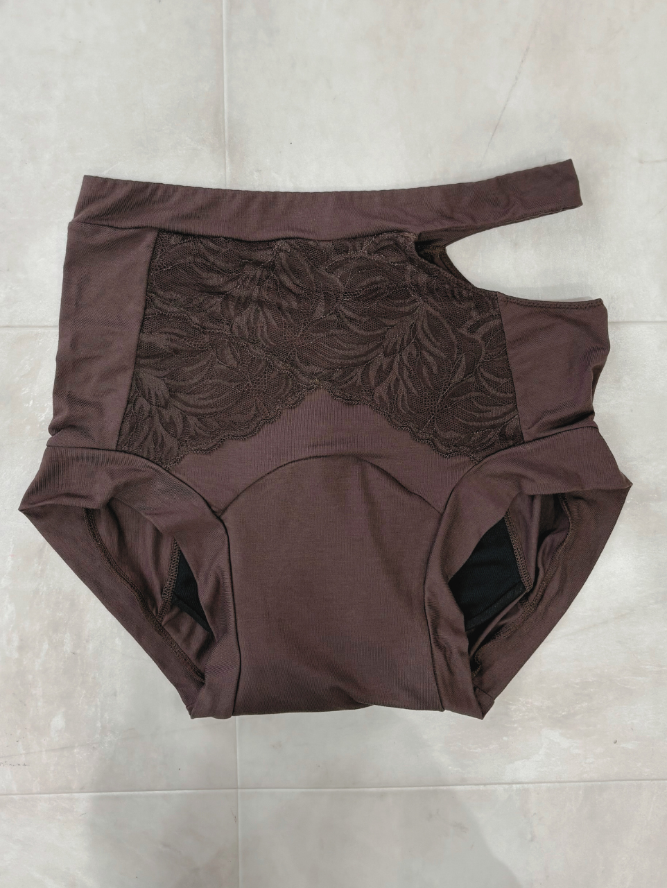 【PRE ORDER】LACE CUTOUT PERIOD SHORTS