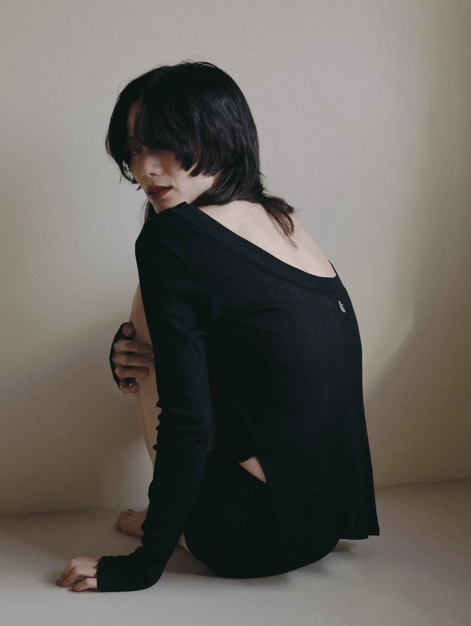 OPEN BACK SHEER LOUNGE TOP