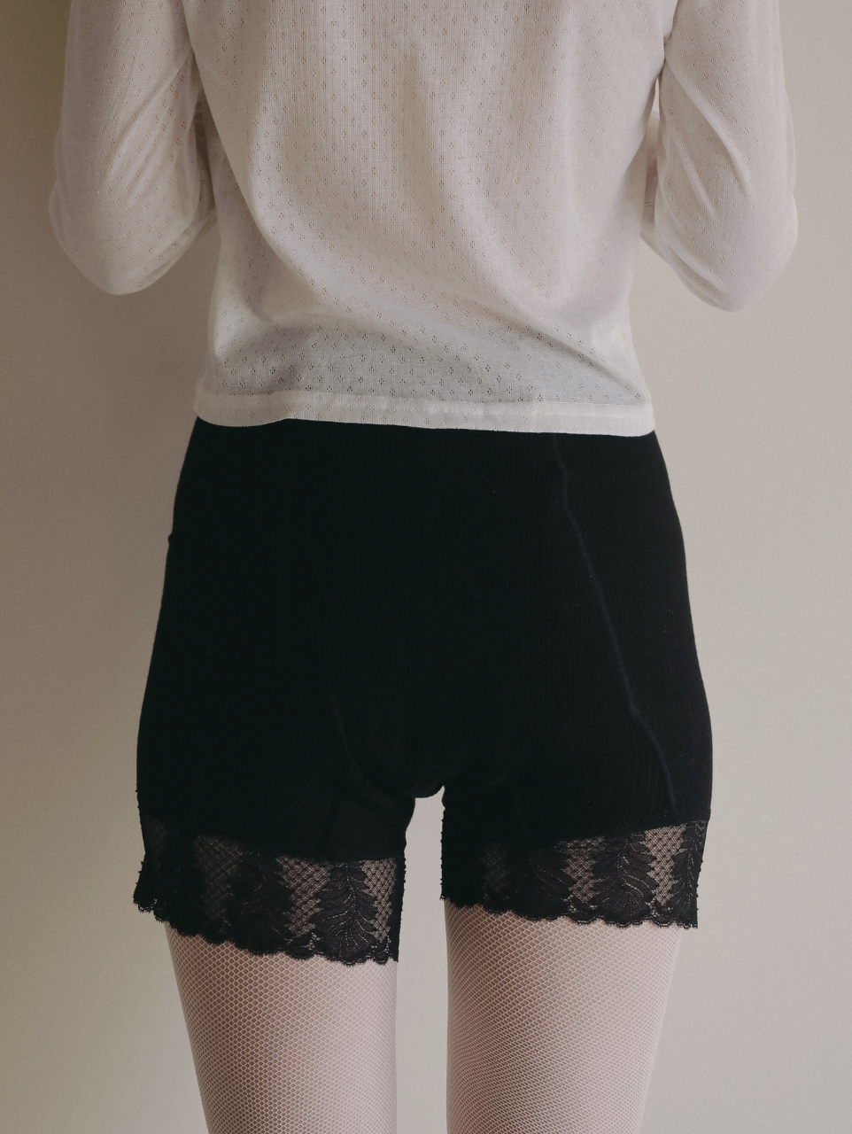 〈PRE ORDER〉CASHMERE BLEND LACE TRIM BOXER SHORTS
