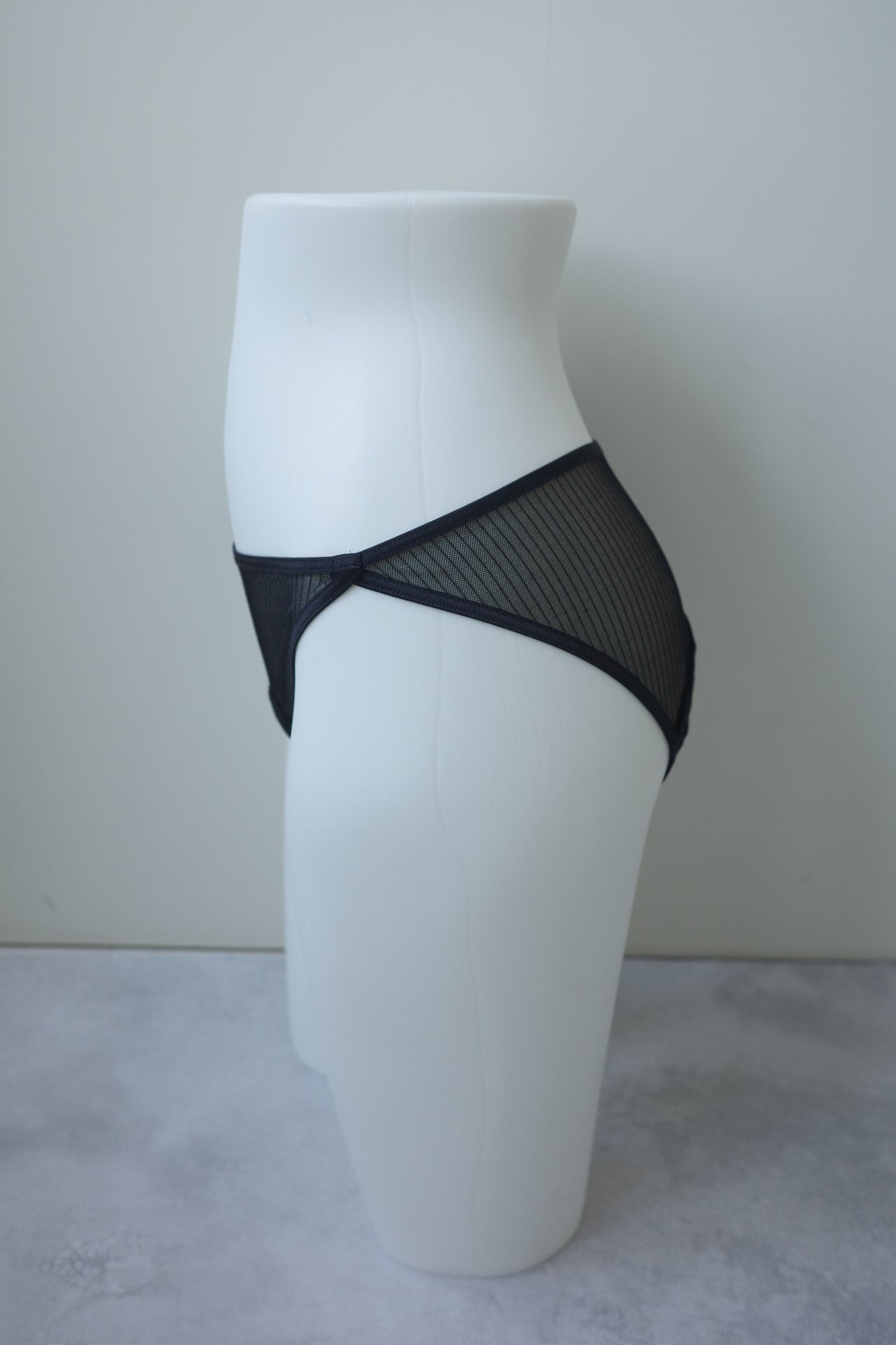 〈2026AW〉SHEER NET STRIPE PERIOD SHORTS LIGHT