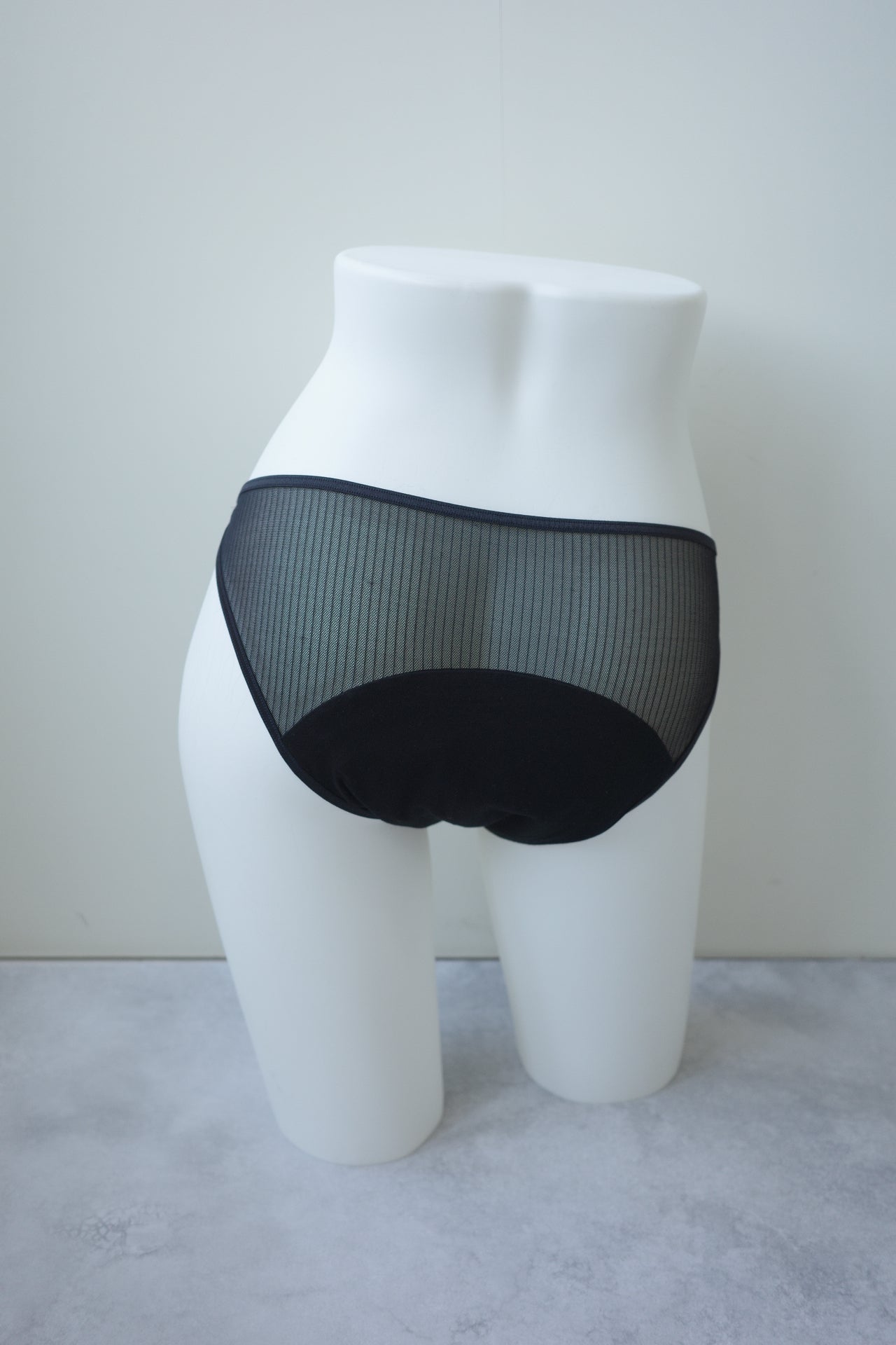 〈2026AW〉SHEER NET STRIPE PERIOD SHORTS LIGHT
