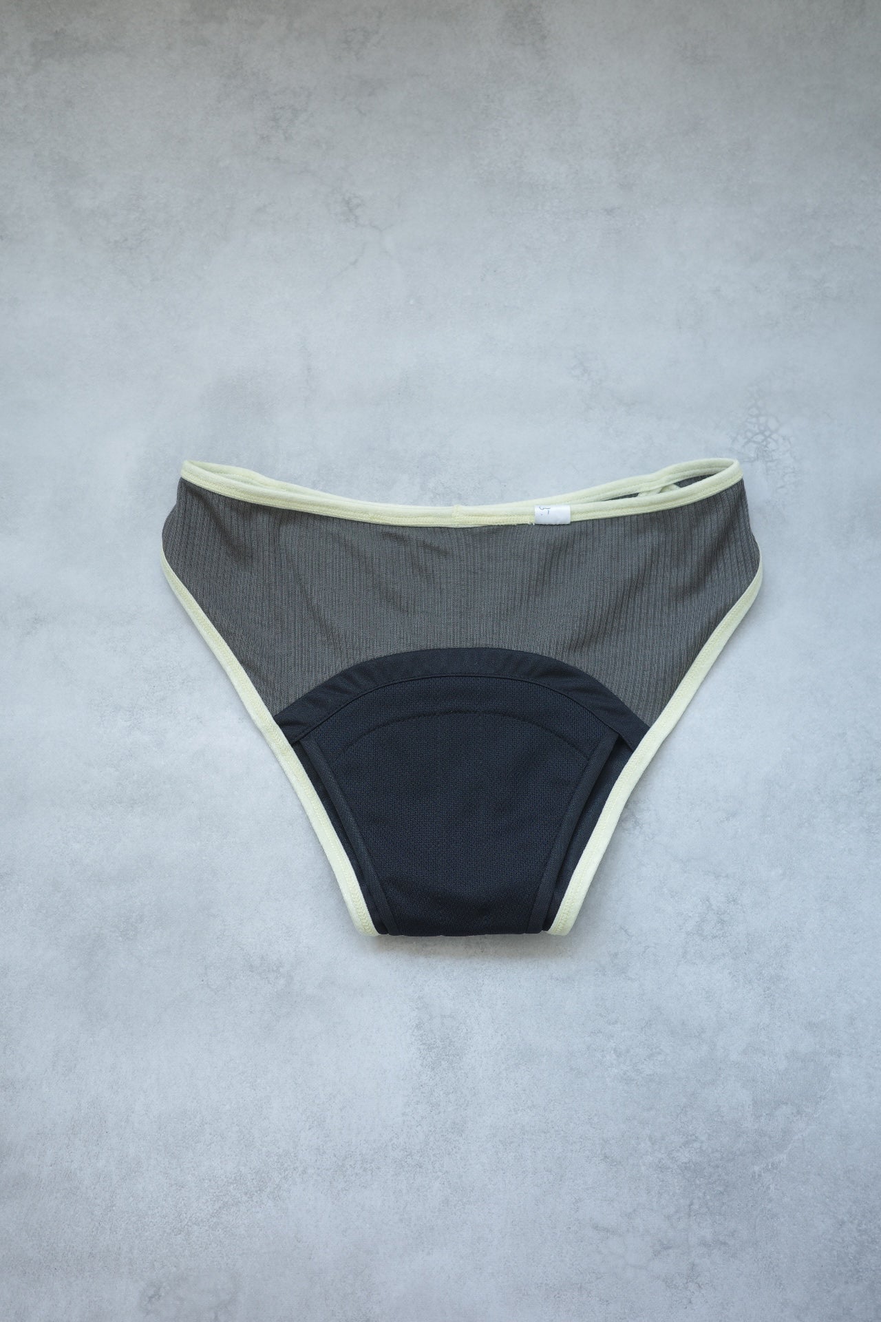 〈2026AW〉CASHMERE BLEND VELOUR TRIM BRIEFS