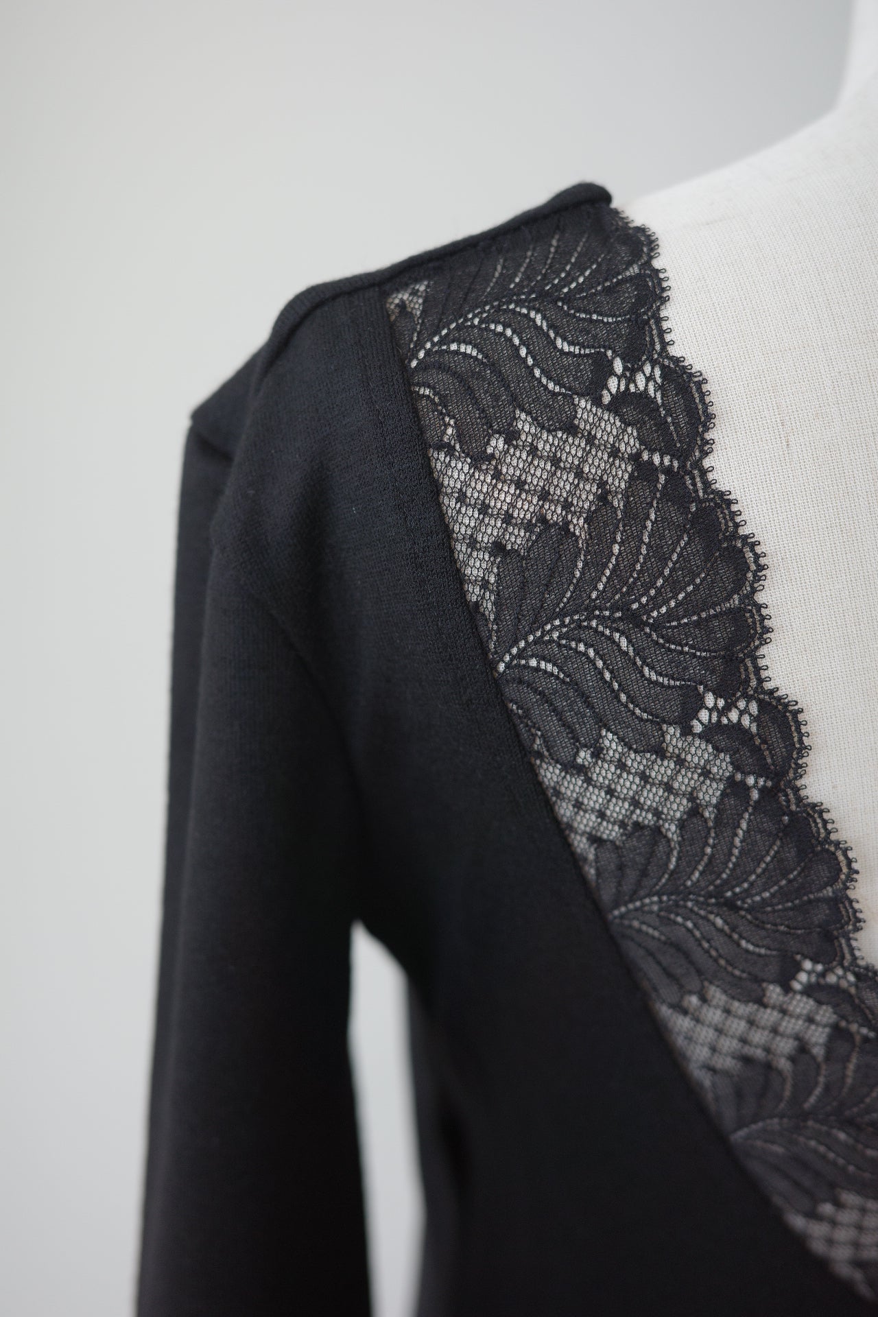 〈PRE ORDER〉BACK OPEN WOOL LOUNGE DRESS